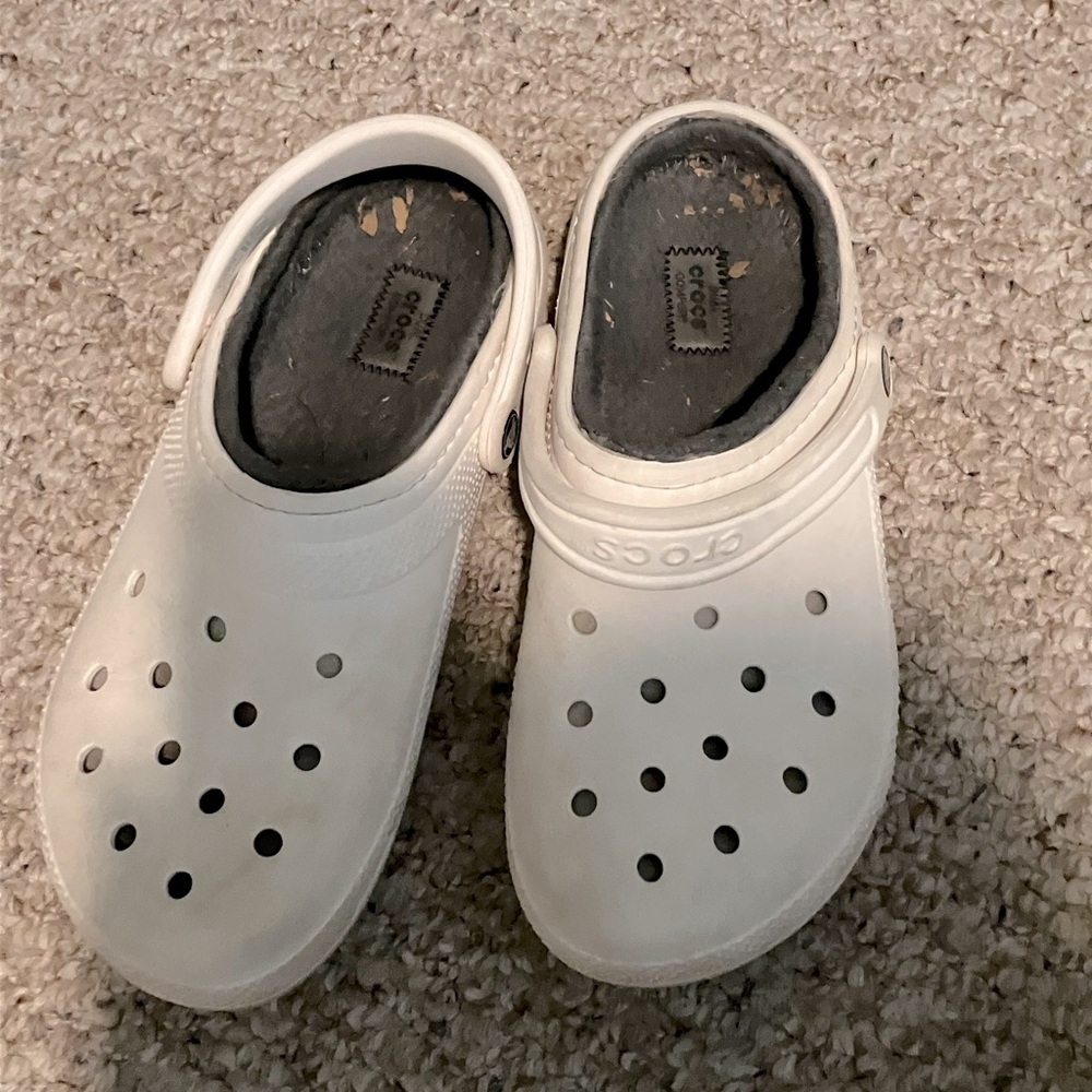 Size 8 men’s crocs